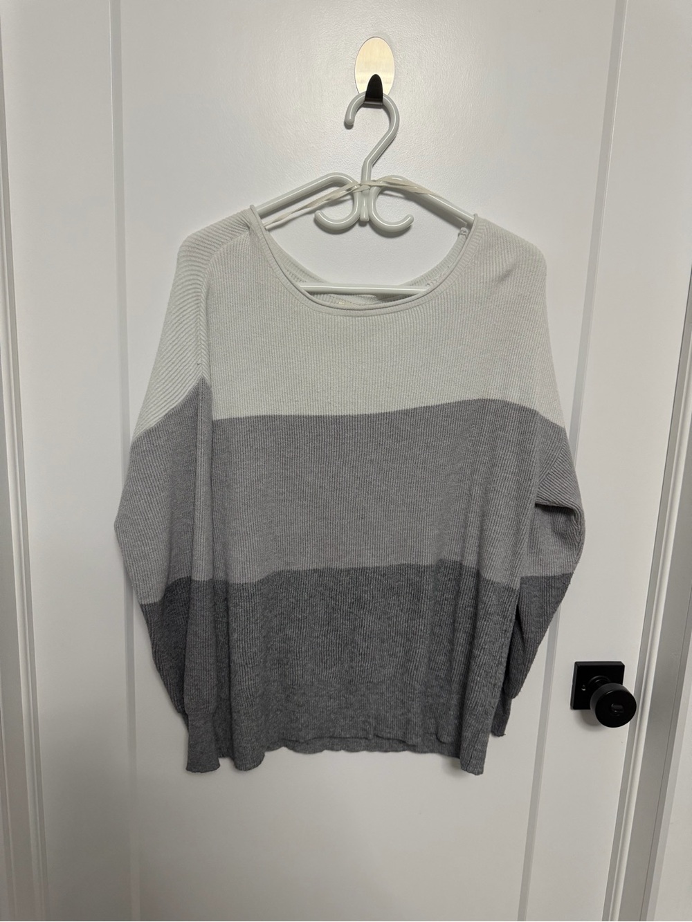 Garage Three-Tone Gray & Cream Knit Pullover - Size M